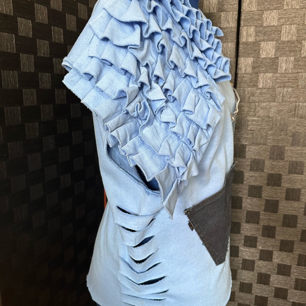 Unique Blue Ruffled Sweatshirt with Denim Pockets - Picture 2 of 3